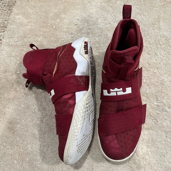 Nike Men's Lebron Soldier 10 'Team Christ the King - Picture 2 of 6